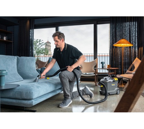 Пилосос Karcher Puzzi 8/1 (1.100-240.0)