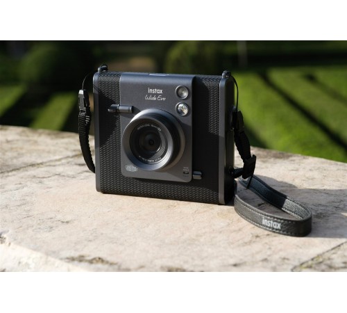 Камера моментального друку Fujifilm Instax Wide Evo Black (16840933)
