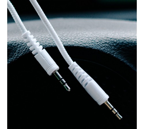 Кабель Xqisit Audio Cable 3.5 мм - 3.5 мм (M/M), 1.2 м, White (4029948026954) Кабель Xqisit Audio Cable 3.5 мм - 3.5 мм (M/M), 1.2 м, White (4029948026954)