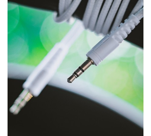 Кабель Xqisit Audio Cable 3.5 мм - 3.5 мм (M/M), 1.2 м, White (4029948026954) Кабель Xqisit Audio Cable 3.5 мм - 3.5 мм (M/M), 1.2 м, White (4029948026954)
