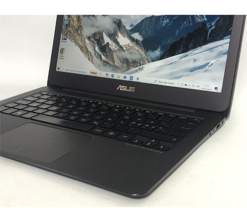 Ноутбук Asus ZenBook UX305C / 13.3" FullHD IPS / M3-6Y30 / 8GB / 128GB SSD / Win10 - Б/в