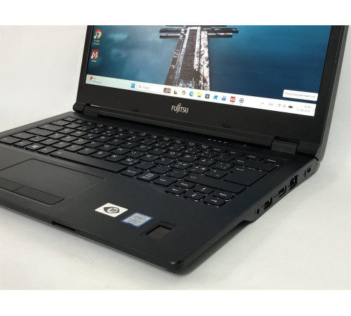 Ноутбук Fujitsu Lifebook E549 / 14" FullHD IPS / i5-8265U / 8GB / 256GB SSD / Win11Pro / Backlight / сканер відбитка - Б/в