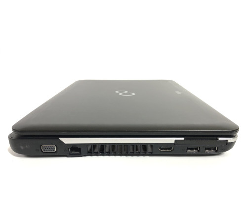 Ноутбук Fujitsu Lifebook A512 / 15.6" (1366х768) / i3-3110M / 8GB / 320GB HDD / Win10Pro - Б/в