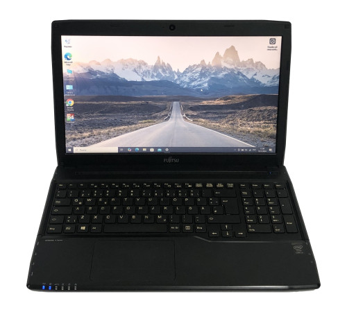 Ноутбук Fujitsu Lifebook A544 / 15.6" (1366х768) / i3-4000M / 8GB / 120GB SSD / Win10Pro - Б/в