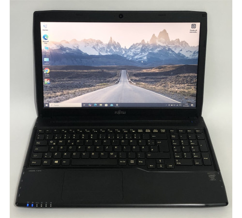 Ноутбук Fujitsu Lifebook A544 / 15.6" (1366х768) / i3-4000M / 8GB / 120GB SSD / Win10Pro - Б/в