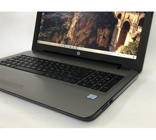 Ноутбук HP 15-ay182no / 15.6" FullHD / i3-7100U / 6GB / 128GB SSD / Win10 - Б/в
