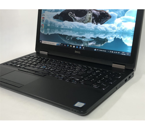 Ноутбук Dell Latitude E5570 / 15.6" (1366x768) / i5-6440HQ / 8GB / 256GB SSD / Win10Pro / Backlight - Б/в