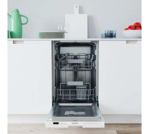 Вбудована посудомийна машина Indesit DSIC 3M19