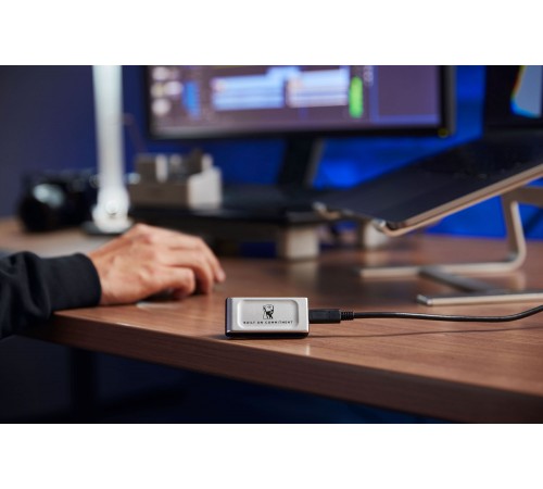 Накопичувач зовнішній SSD Portable USB 4.0ТB Kingston XS2000 BoC Silver (SXS2000/4000GA)