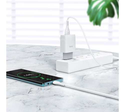 МЗП Hoco C72Q Glorious QC3.0 18W (1USB-A) + кабель USB to MicroUSB Білий МЗП Hoco C72Q Glorious QC3.0 18W (1USB-A) + кабель USB to MicroUSB Білий