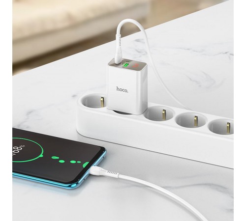 МЗП Hoco C100A with digital display PD20W+QC3.0 (1USB-A/1C) + кабель Type-C to Type-C White МЗП Hoco C100A with digital display PD20W+QC3.0 (1USB-A/1C) + кабель Type-C to Type-C White